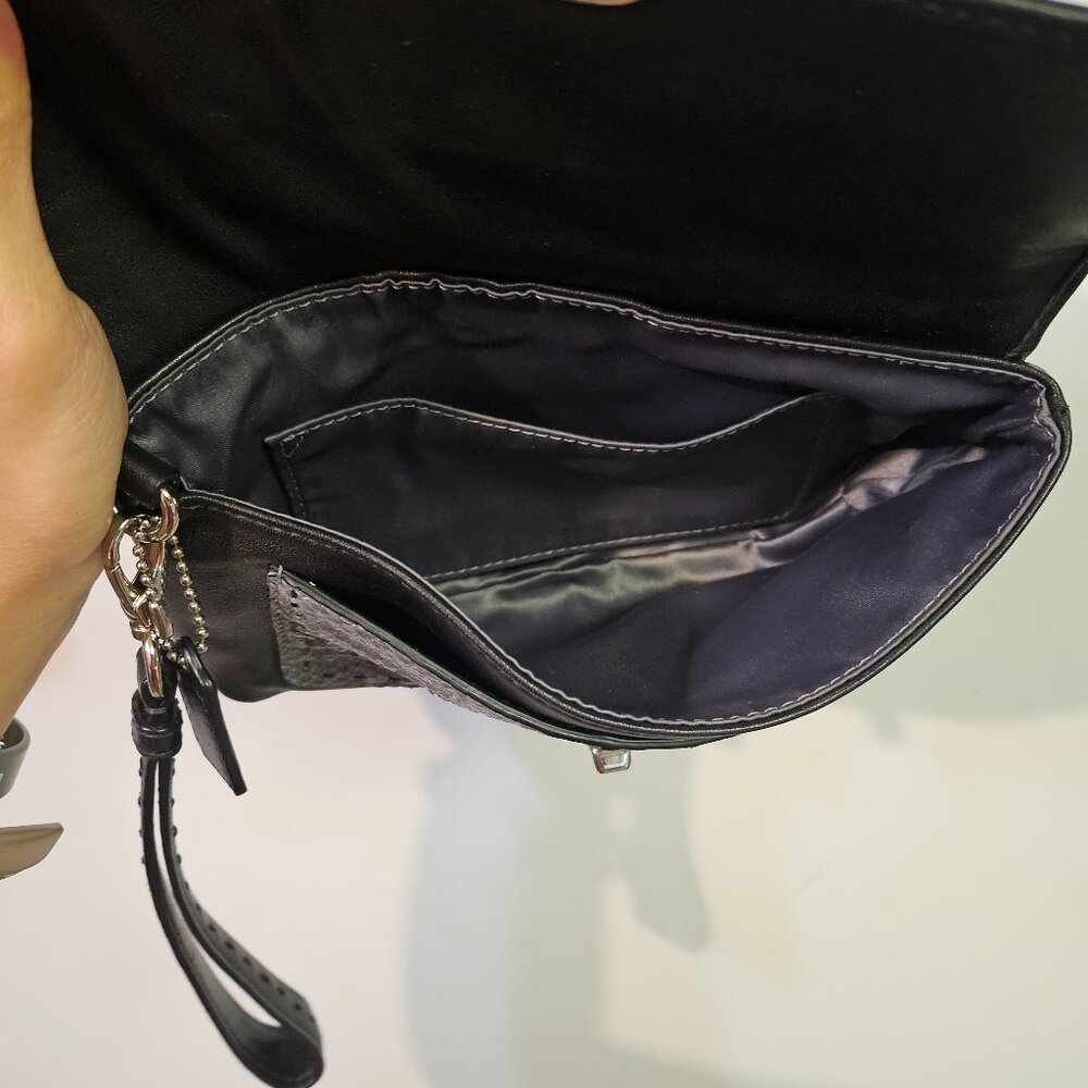 Coach wristlet - Picture 5 of 6